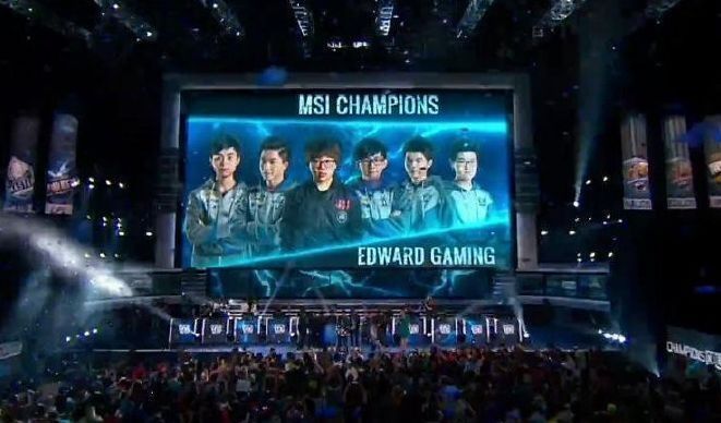 Assum：Baolan人很好，他会提醒我们要回城和买真眼