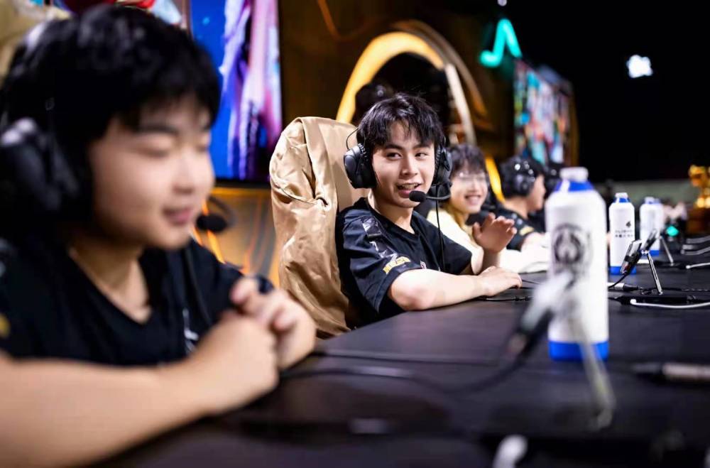 2022LPL夏季赛首发：16：40 RNG vs EDG(BO5)，jiejie上来了！