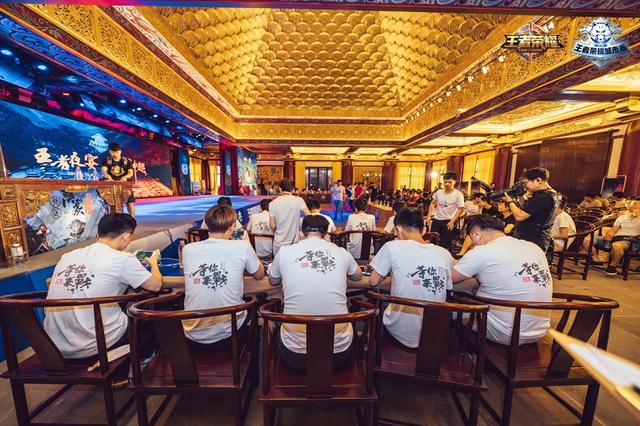 Uzi夏季赛复出后，分别使用了五个不同的英雄砍下五个MVP